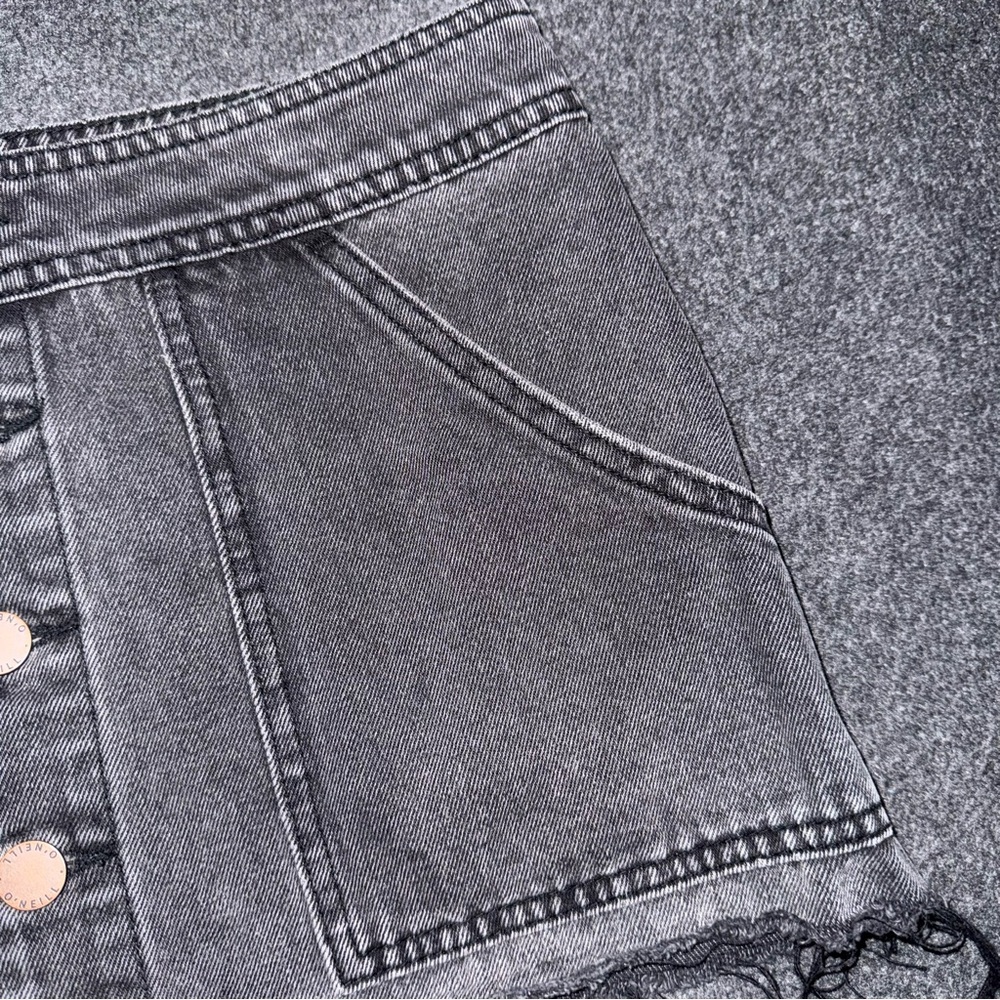 O’Neill Micro Mini Black Denim Skirt Button Front Patch Pocket Sz 29 Grunge Y2K - Picture 4 of 6